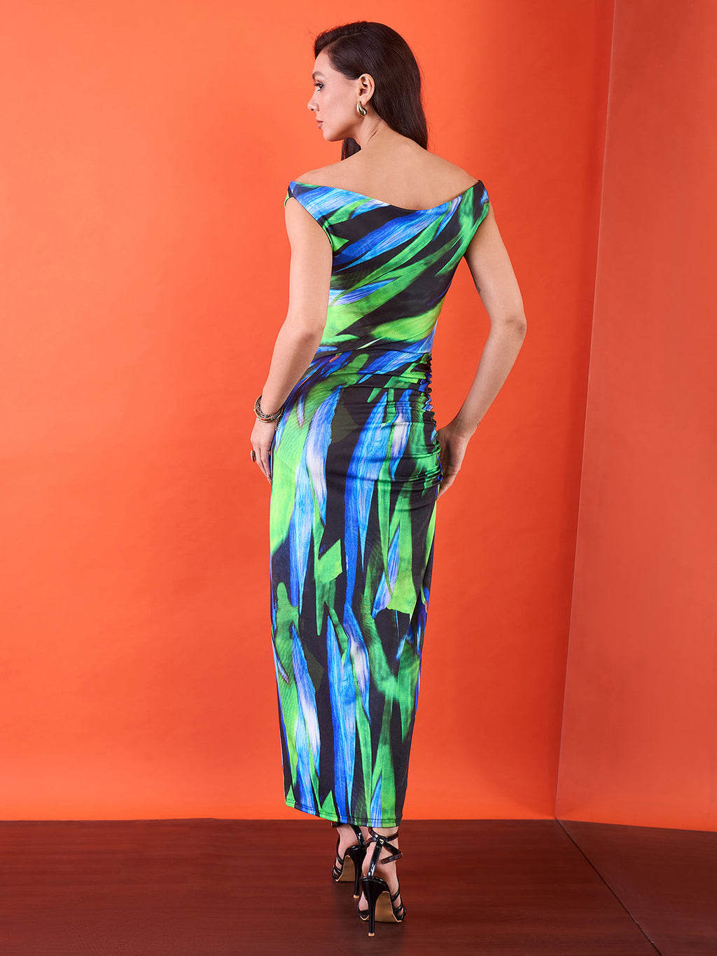 Stretchable Off-Shoulder Drape Dress